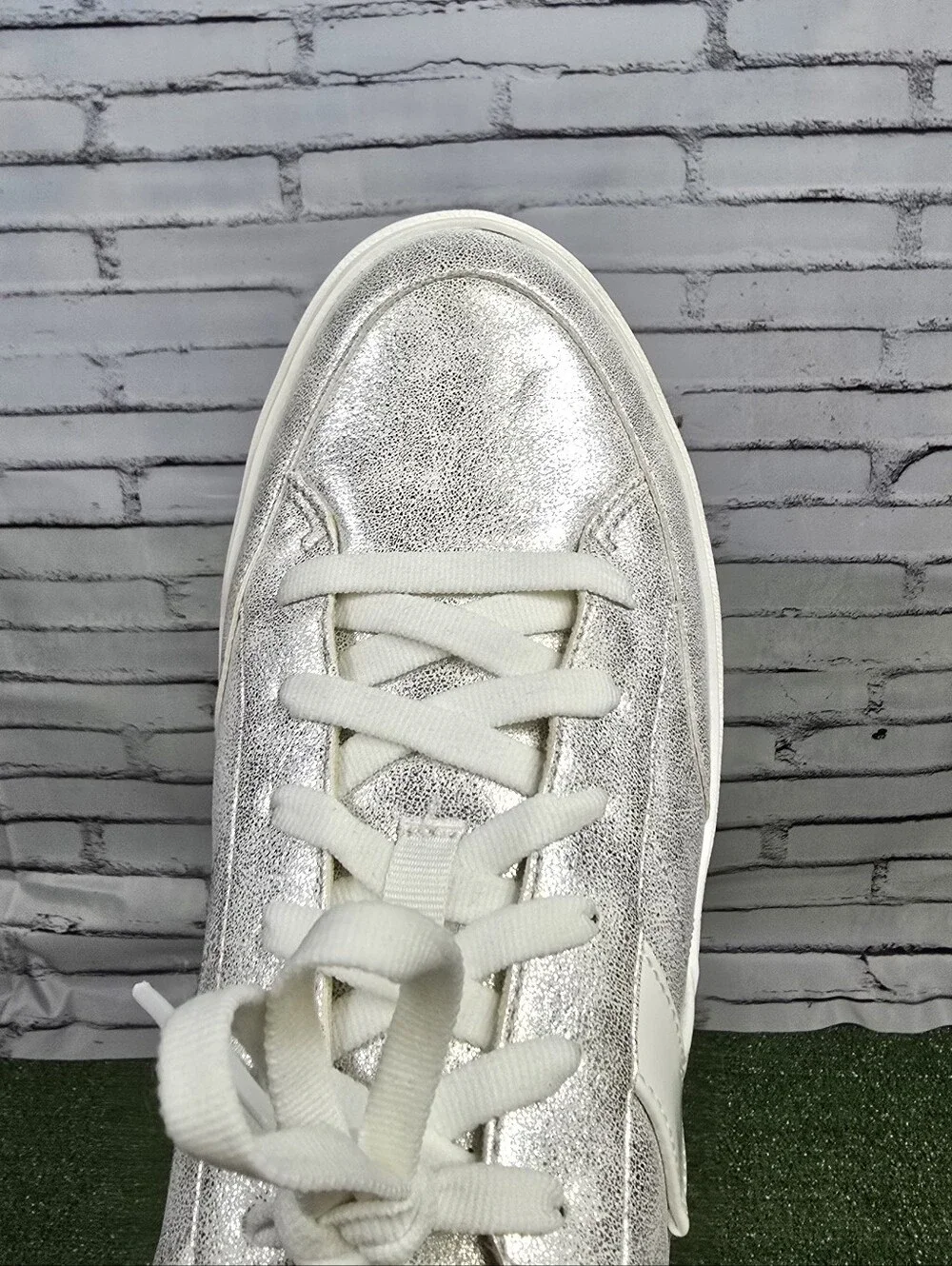 Dr.Scholl's Madison Lace Metallic Classic Sneakers In Silver Womens Size 10M